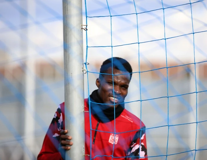 4 Sezondur Bekleneni Veremeyen Oyuncu Sivasspor'a Veda Etti 