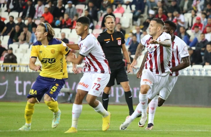 ÖLÜ TARAFTAR, ÖLÜ TAKIM!