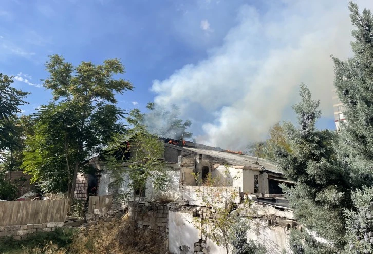 Müstakil Evde Başladı Yan Eve Sıçradı 
