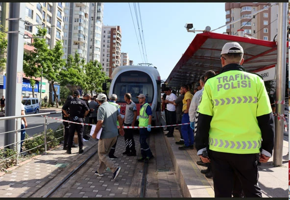 Ücretsiz Binmek İstediği Tramvay Sonu Oldu