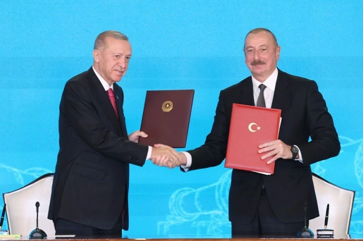 İki Lider Nahçivan'da Doğalgaz Boru Hattı Temelini Attı