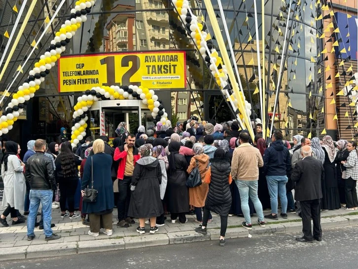 Sivas'ta İndirim Kuyruğu