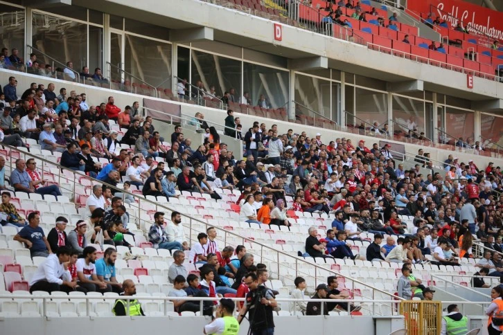 Sivasspor Taraftarı Yine Maça Gelmedi!