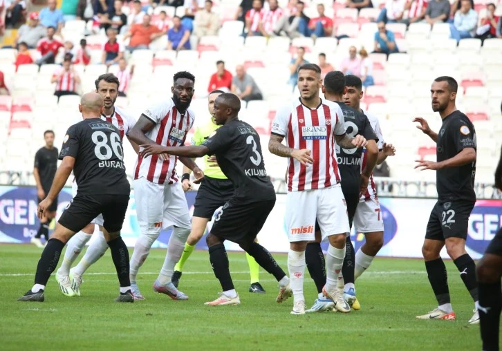SİVASSPOR DURDU