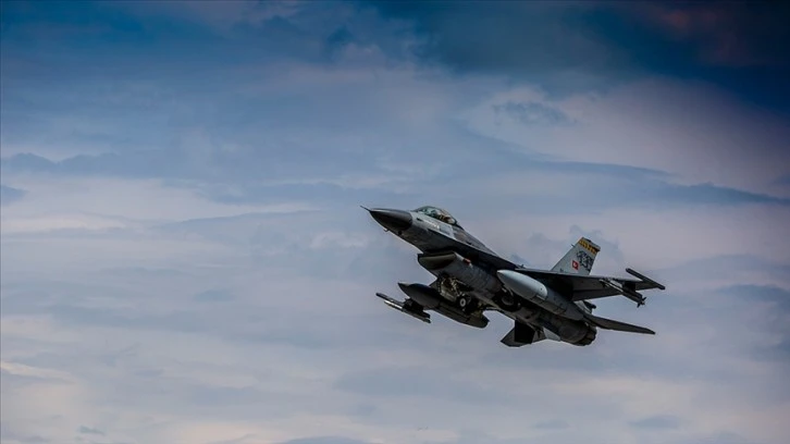 Bir Gece Ansızın Geldik! Türk Pilotlarından  Terörist Hedeflerine Hava Harekatı: 20 Hedef İmha Edildi 