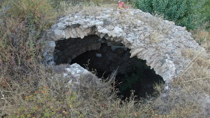 Sivas'ta Bizans Döneminde İnşa Edilen Kilise Defineciler Tarafından  Talan Edildi