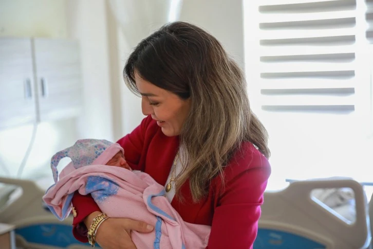 'Anne Sütü Bebeğin İlk Aşısıdır'