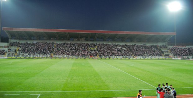 Tribünler Boş Kaldı