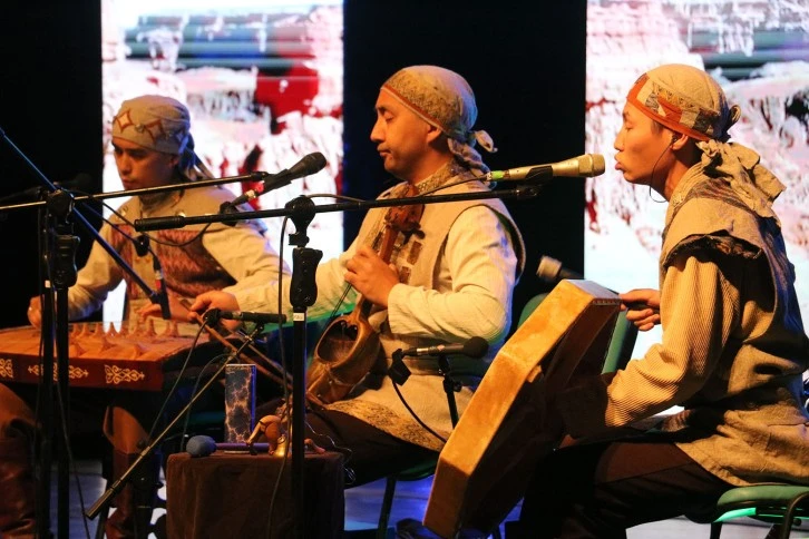Turan Ethno Folk Ensemble Cumhuriyet'in 100. Yılında Depremzedeler İçin Sivas'ta Sahne Aldı 