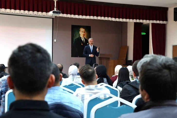 Yener, Sivas'a Yeni Atanan Öğretmenlerle Bir Araya Geldi 
