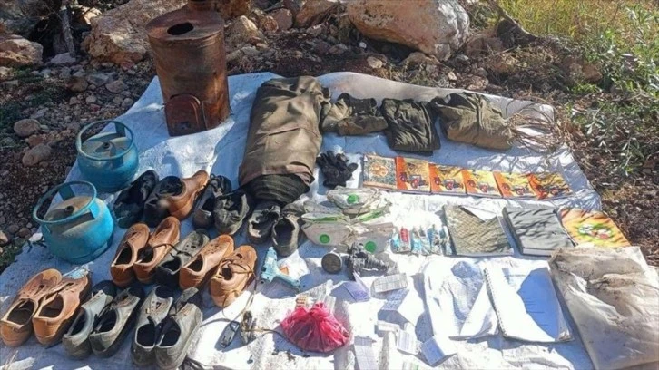 Teröristlerin Kullandığı 2 Sığınak İmha Edildi