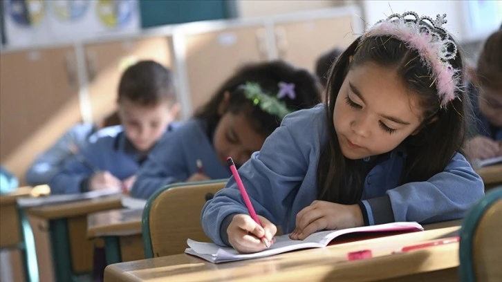  Bakanı Tekin Açıkladı, 'Ara Tatil' Uygulaması Kalkacak mı?