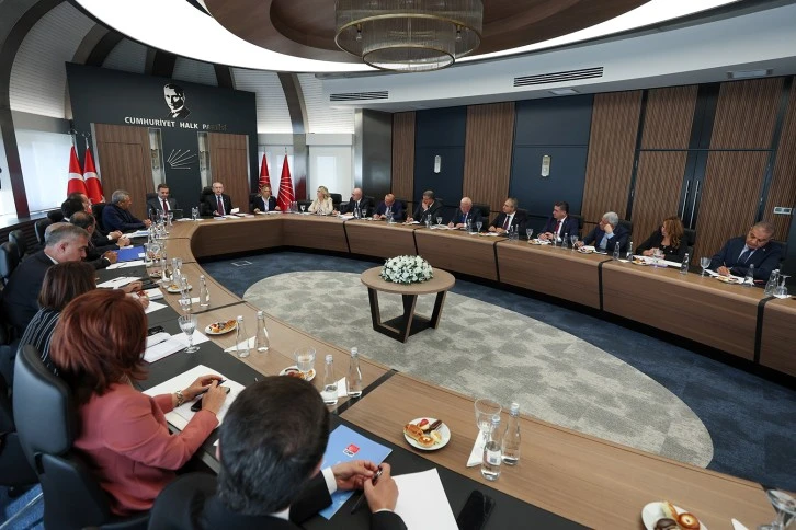 CHP Genel Başkanı Kılıçdaroğlu, Partisinin Milletvekilleriyle Bir Araya Geldi