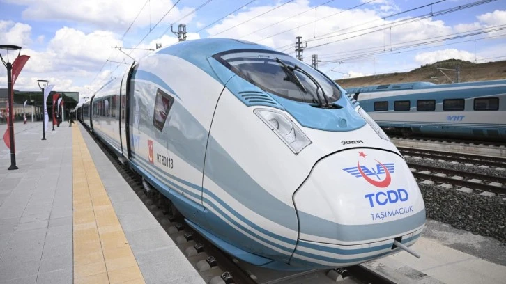 Ankara-Sivas Yüksek Hızlı Treni Raydan Çıktı! Ulaş Karasu'dan Sert Tepki: 'Oy ve Şov Uğruna... '