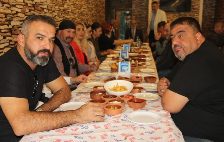 Sivaslı Dernek Başkanları Kahvaltıda Bir Araya Geldi 