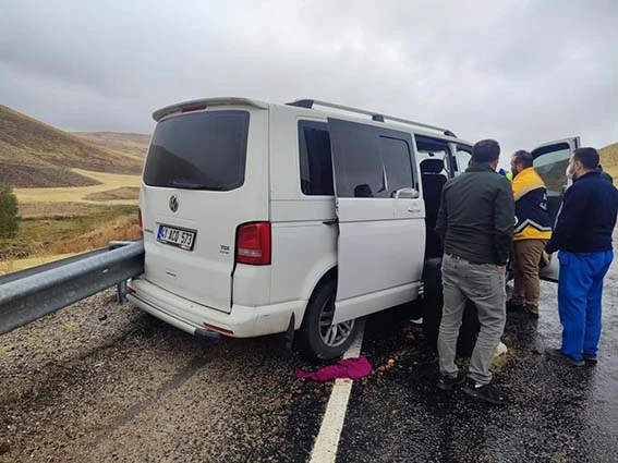 Sivas'ta Dün 7 Kişinin Öldüğü Yerde Bugün Yine Kaza Oldu 