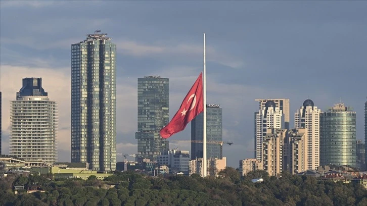Bayraklar Yarıya İndirildi