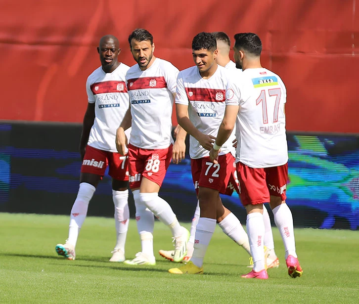 Sivasspor’da 2 İsim Ceza Sınırında!