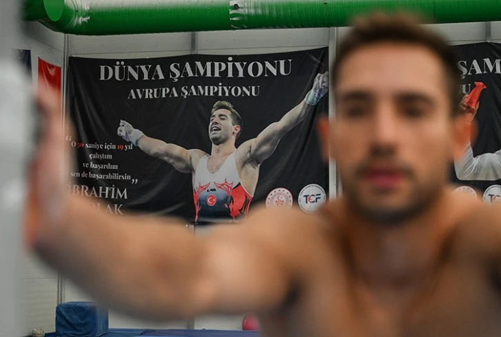 Cumhuriyet'in Dünya Şampiyonu İlk Cimnastikçisi 
