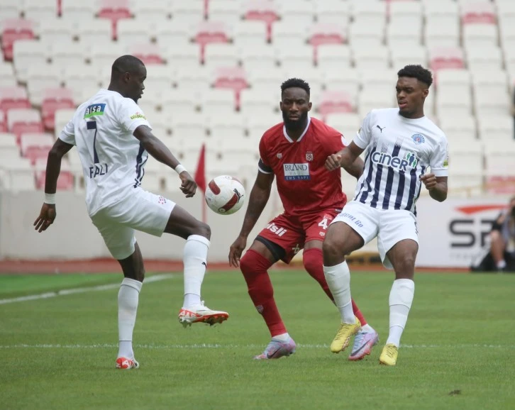 Sivas'ta İlk Yarıda Gol Sesi Çıkmadı 