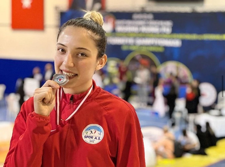 Milli Sporcu Kaza Kurbanı Oldu 