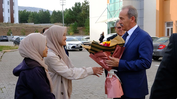 SCÜ’de Zemahşerî Sempozyumu