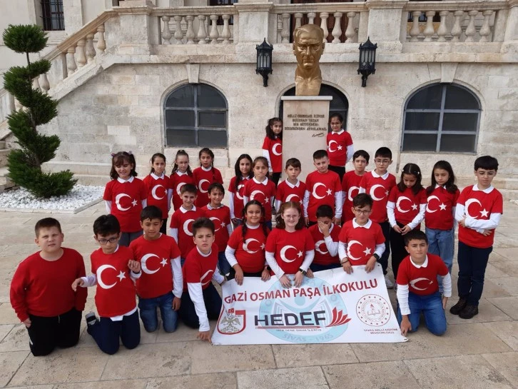 Sivaslı Öğrenciler Tarihi Mekanlarda Ders İşledi