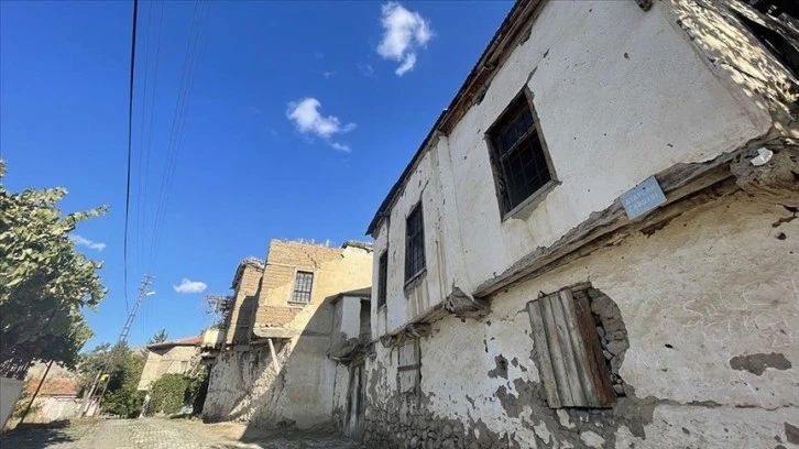 Tarihi Mahalledeki Kerpiç Evler Kayıt Altına Alınıyor