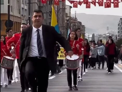 ‘Bizim Levent’in Cumhuriyet Coşkusu