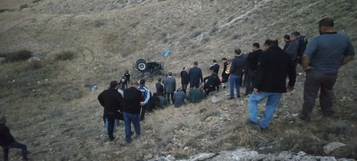 Sivas’ta Traktör 400 Metrelik Uçurumdan Uçtu