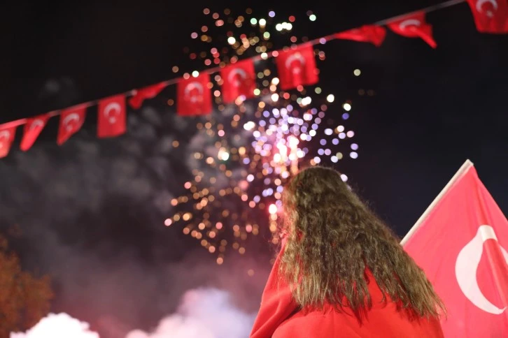 'Cumhuriyet Gençlerin  Ellerinde Yükselecek'