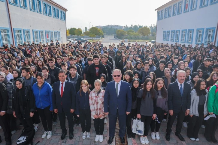Öğretmenler Bilgin'e Teşekkür Etti 