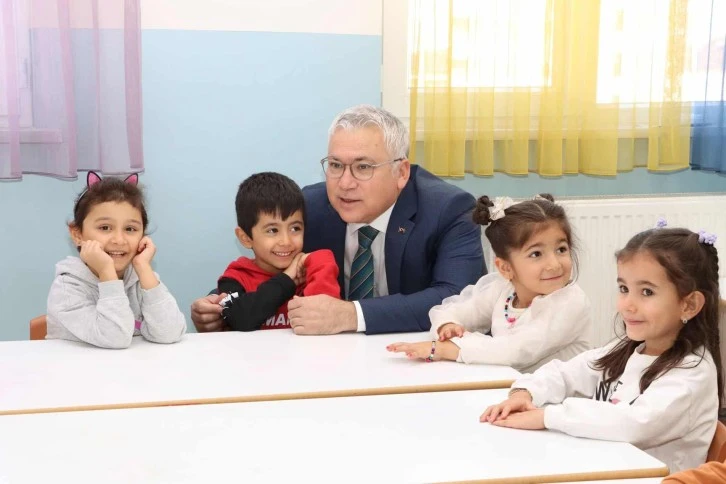 Vali Şimşek Öğrencilerle Bir Araya Geldi 