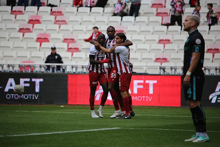Sivasspor Evinde Kayıp!