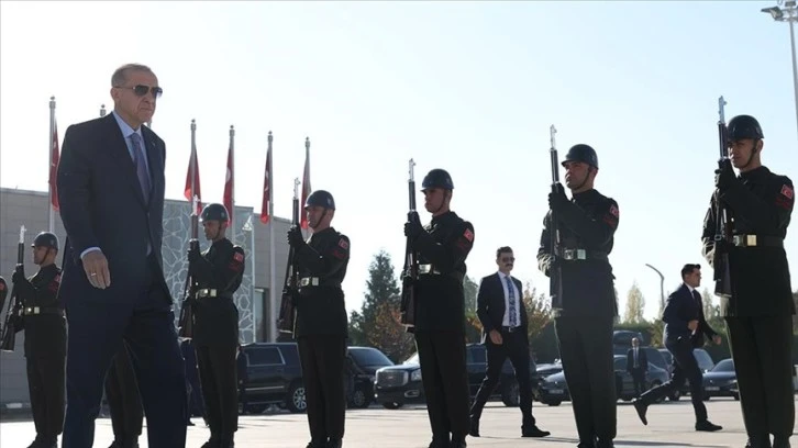 Cumhurbaşkanı Erdoğan, Ekonomik İşbirliği Teşkilatı Zirvesi için Özbekistan'a gitti