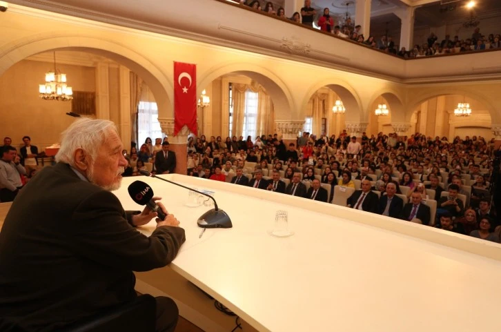 İlber Ortaylı; 'Üniversite Hocaları, Tarih Dersi Anlatacak Öğrenci Yetiştirmiyor' 