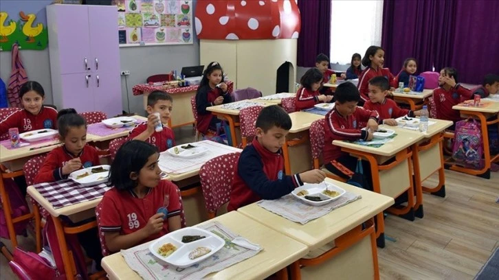 İlkokul Öğrencileri 'Sıcak Yemek' Uygulaması