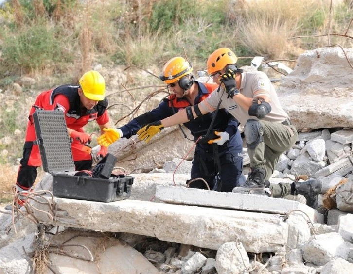 Alkışlar AFAD Sivas Ekibine; Kıbrıs'ta Ülkemizi Temsil Ettiler 