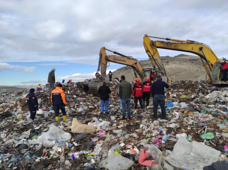 Kaybolan İşçinin Tonlarca Çöpün Altında Cesedi Bulundu