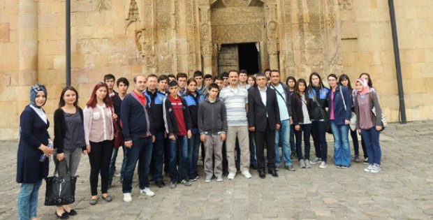 Başarılı Öğrenciler Ödüllendirildi