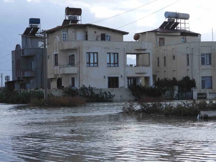 Hatay’da Bazı Evler Su Altında Kaldı