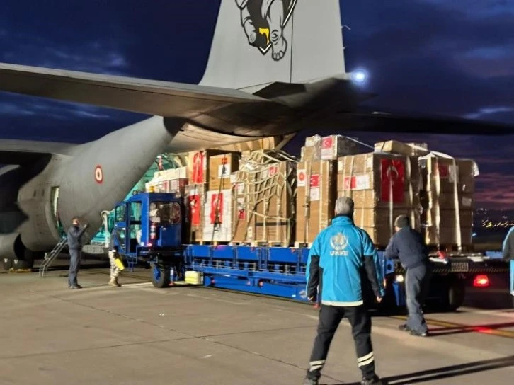 Gazze'ye Sağlık Yardımı Taşıyan Uçak Havalandı 