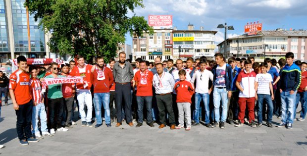 Taraftardan UEFA´ya protesto