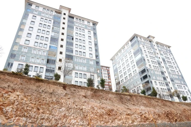 Binalar Uçurumun Eşiğinde