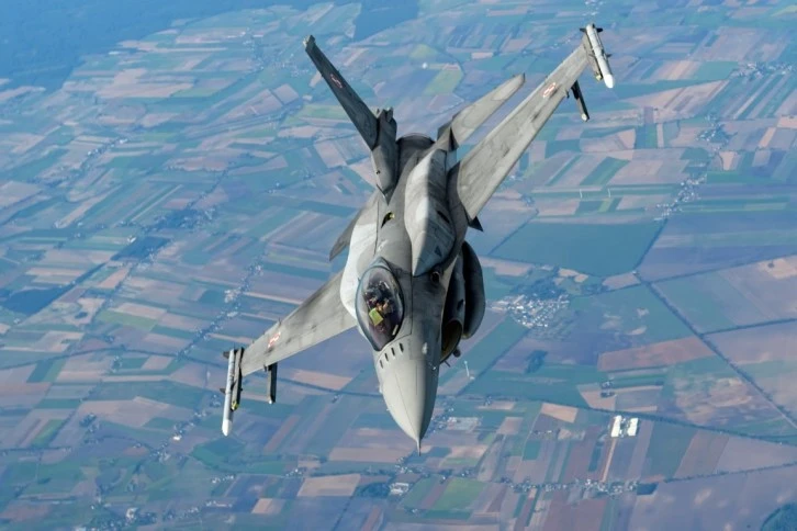 F-16 Savaş Uçağı Sarı Deniz’de Düştü
