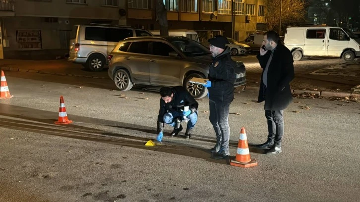 Kavga Hastanede Bitti, İki Kişi Bıçaklandı 