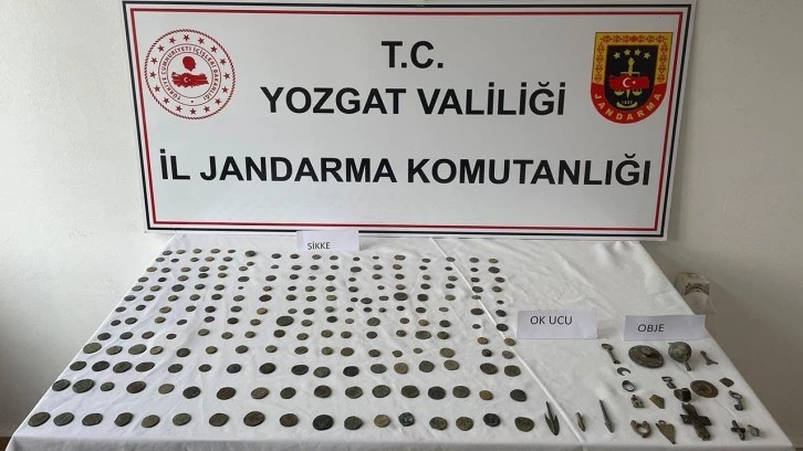 Jandarmanın Durdurduğu Araçtan Tarih Çıktı 