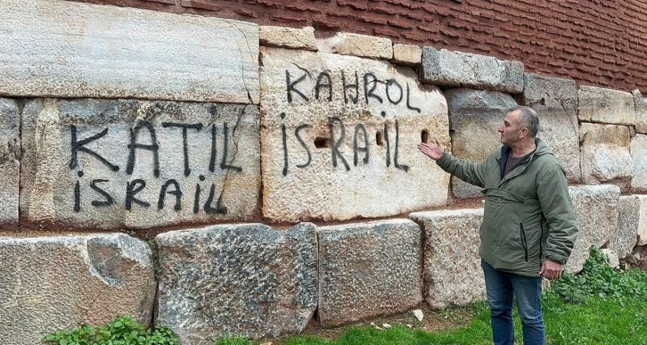 Trajikomik Protesto!
