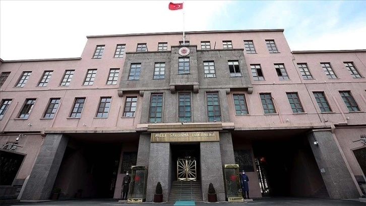 10 Kasım'da Yakasına Atatürk Takmak İstemeyen Teğmen Görevden Alındı 