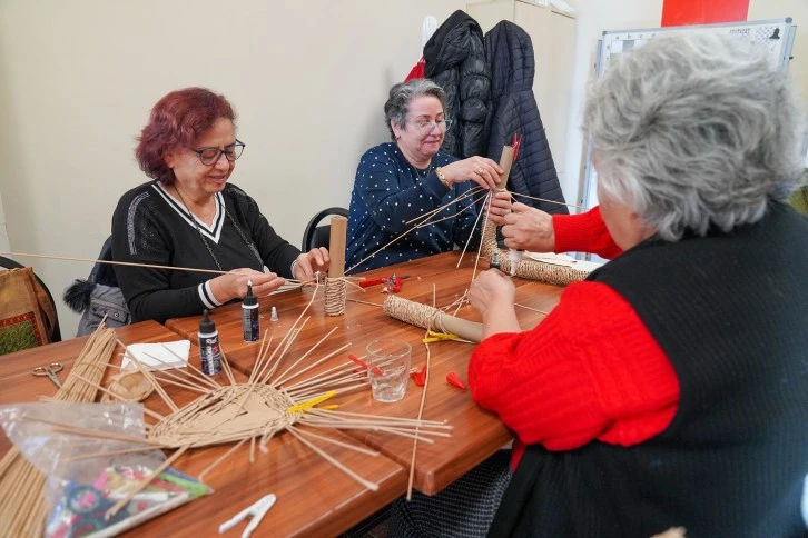 Atık Kağıtlar Paraya Dönüşüyor 